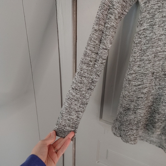 2/$30 Hollister Knit Raglan Top - Picture 4 of 5